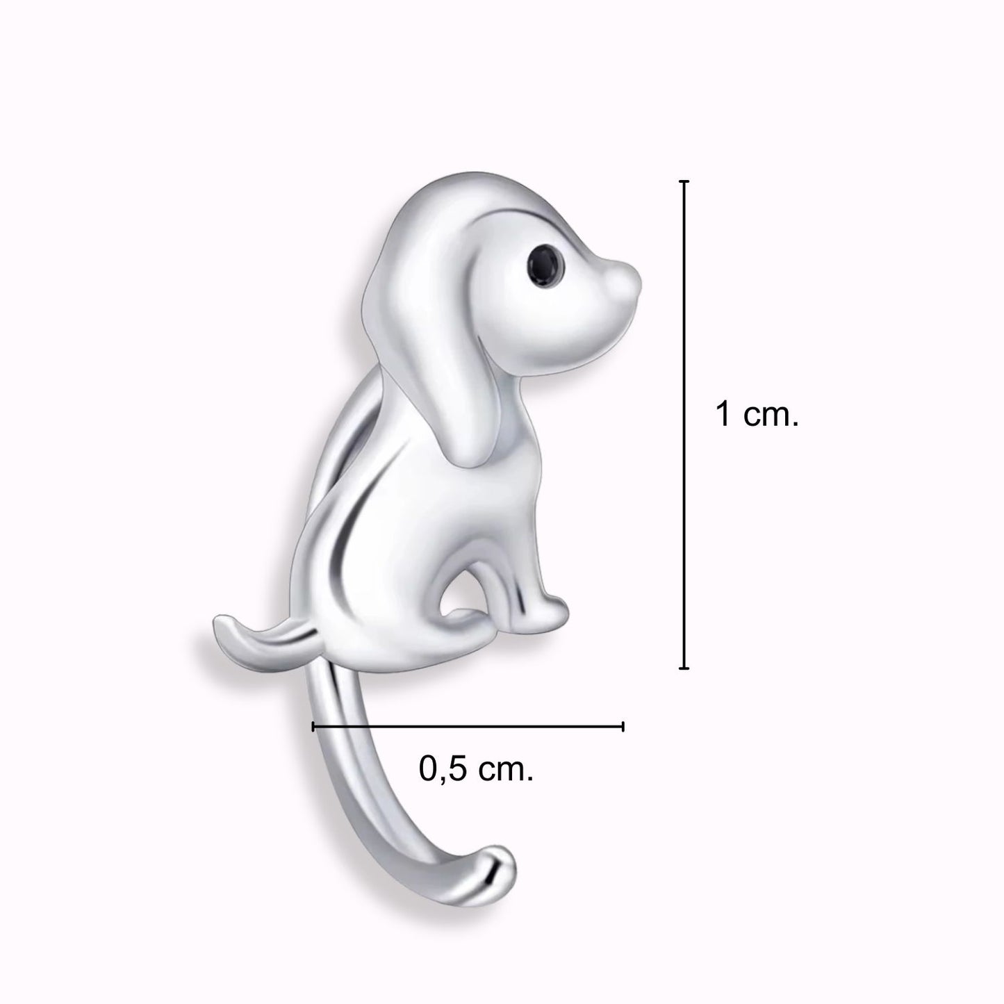 Infografía con las medidas del pendiente con forma de perrito TOUS, mide 1 x 0,5 cm