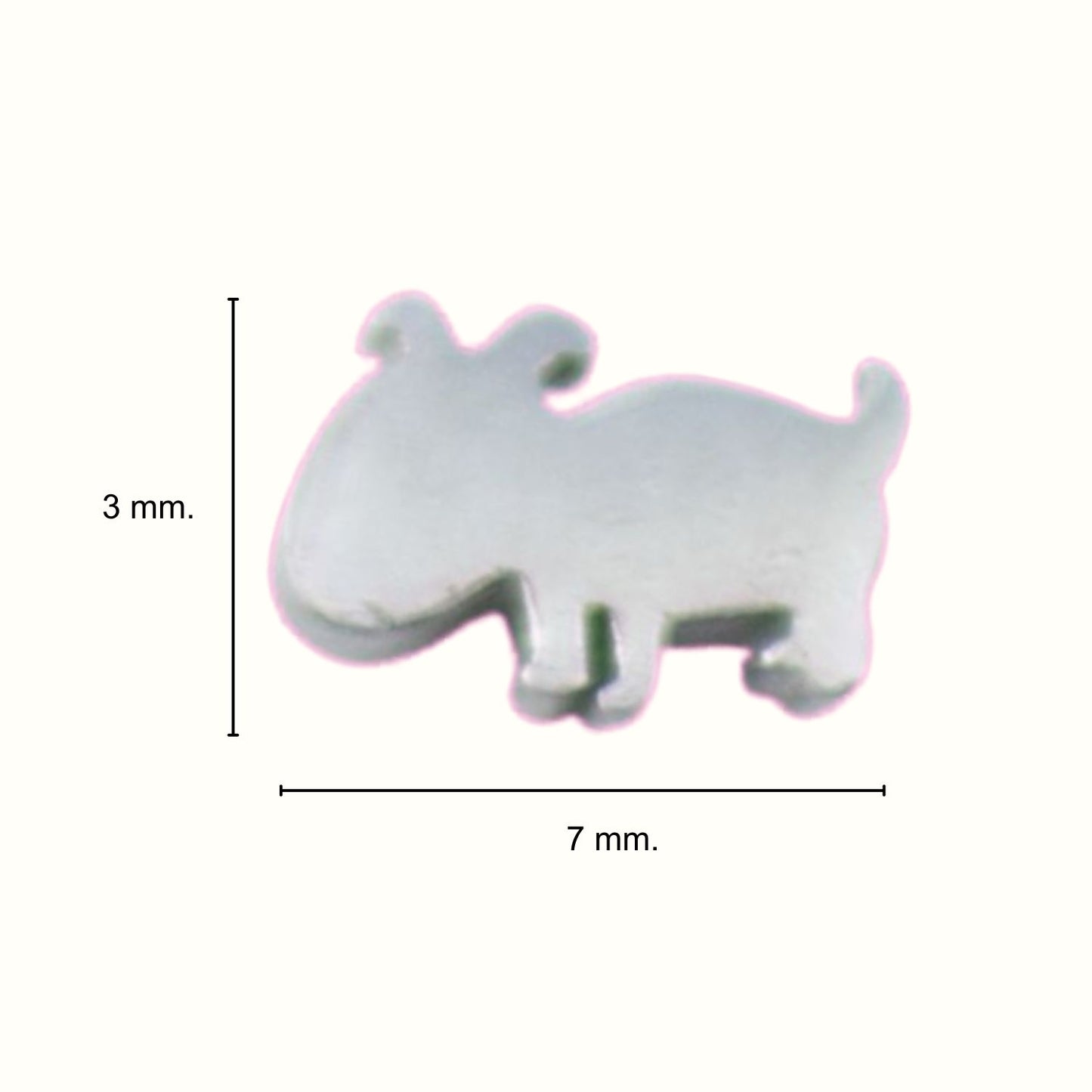 Infografía del pendiente de perro agalas con sus medidas: 7 x 3 mm