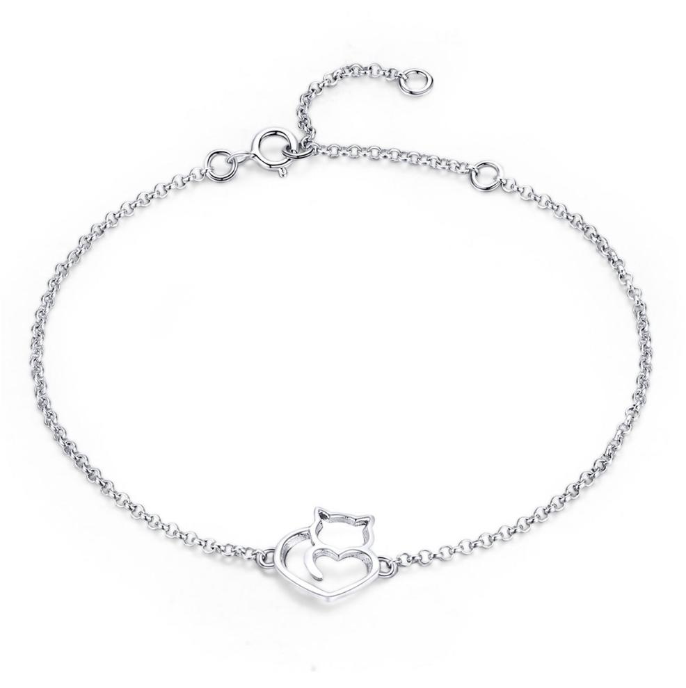 Pulsera con corazón y gatito para mujer de plata, sobre fondo blanco de singularu