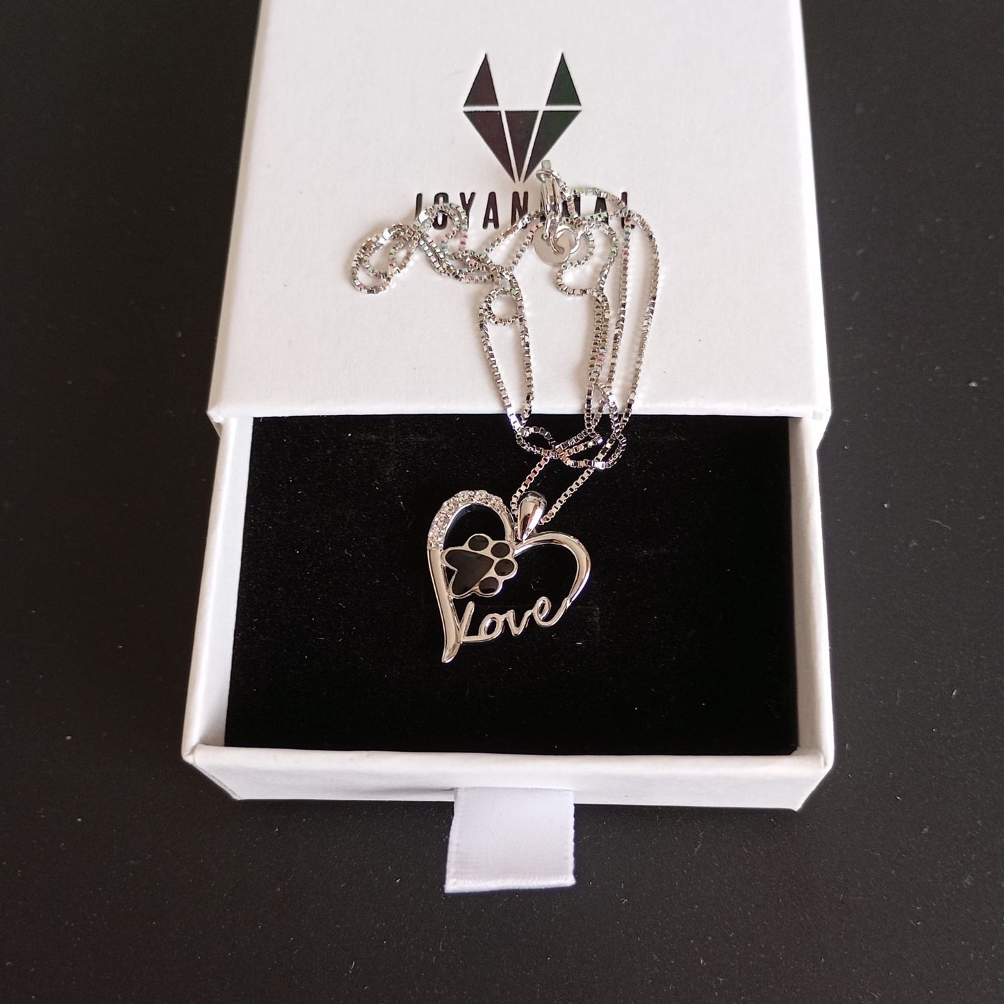 Gargantilla de corazón de plata con huellita de zirconita y brillantes en caja regalo de el corte inglés