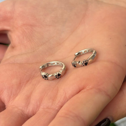 Aros con huellas y corazón en plata de ley 925